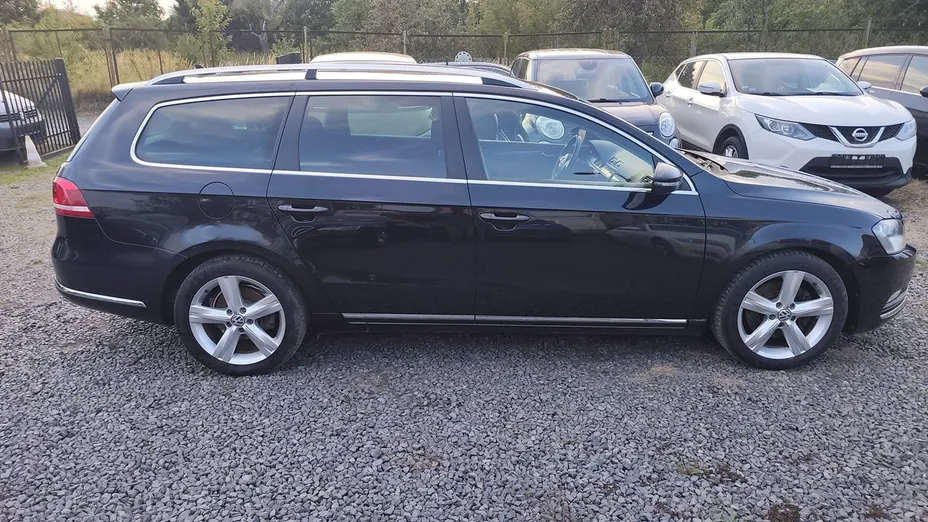 VOLKSWAGEN Passat -