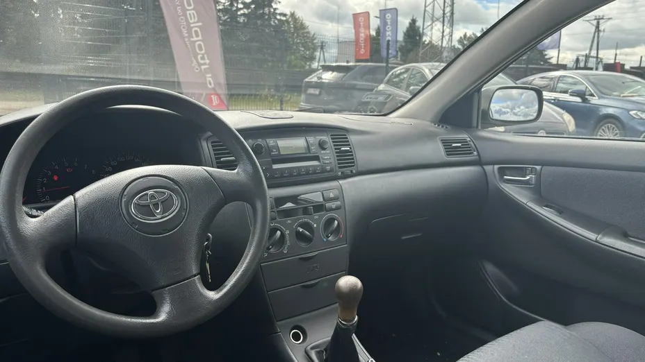 TOYOTA Corolla -