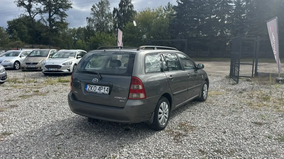 TOYOTA Corolla -