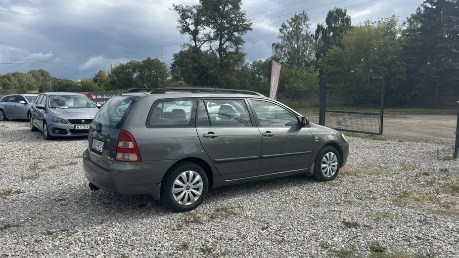 TOYOTA Corolla -