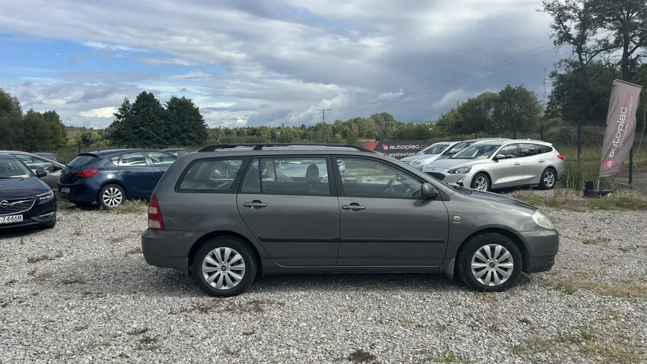 TOYOTA Corolla -