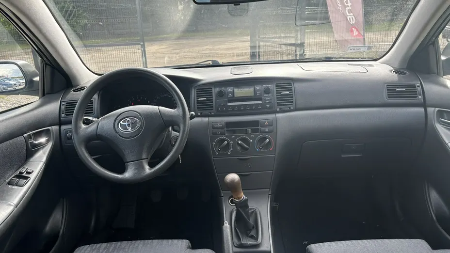 TOYOTA Corolla -