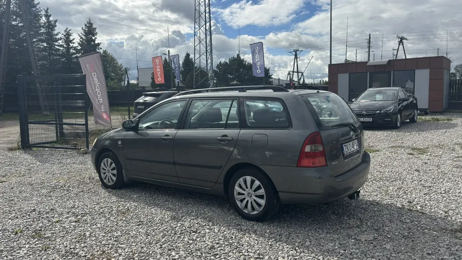 TOYOTA Corolla -
