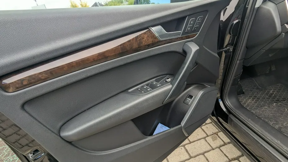 AUDI Q5 -