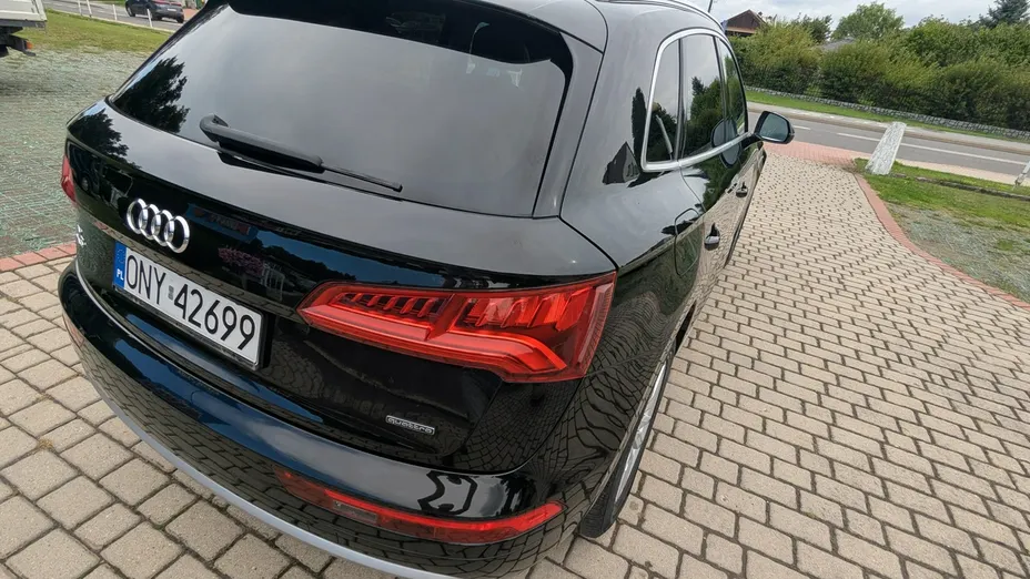 AUDI Q5 -