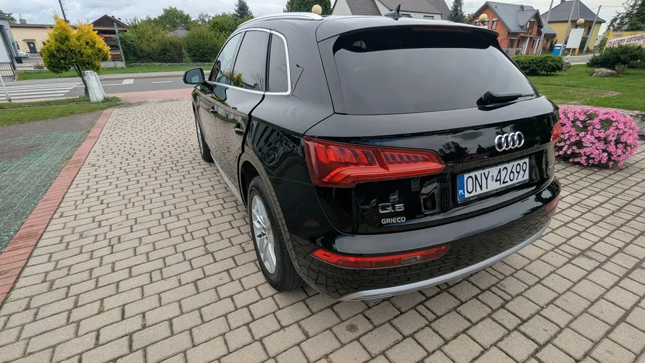 AUDI Q5 -