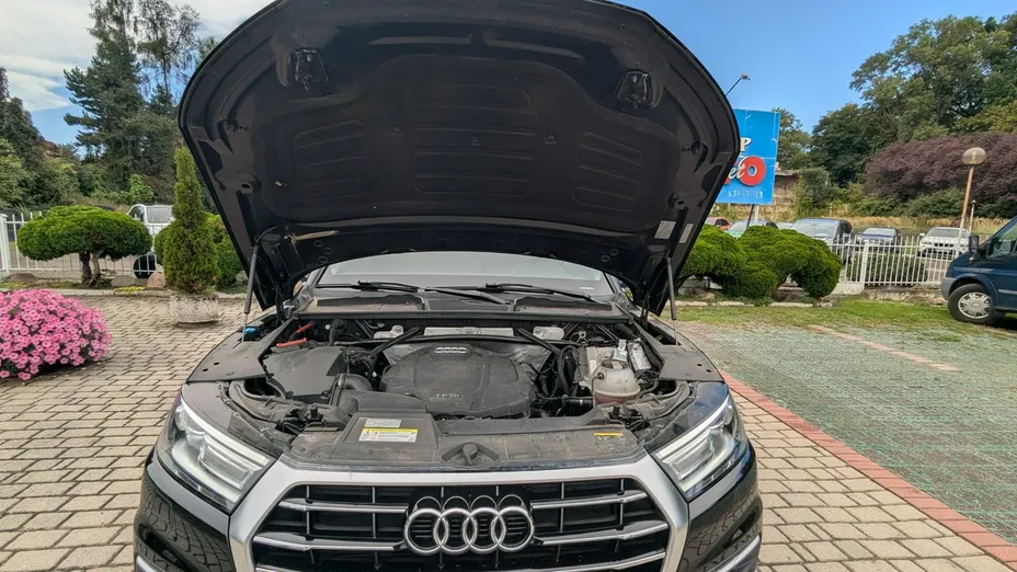 AUDI Q5 -