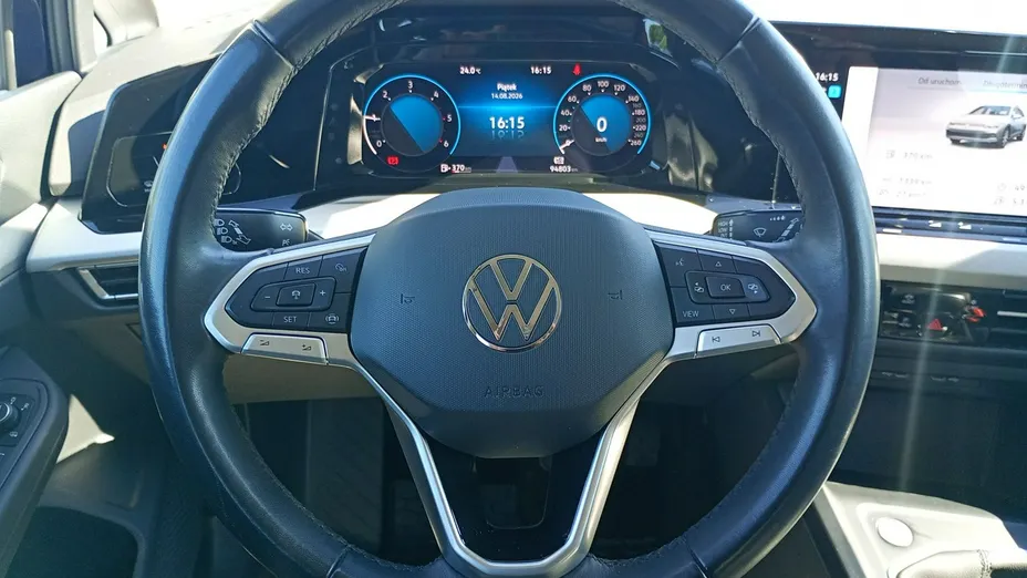 VOLKSWAGEN Golf -