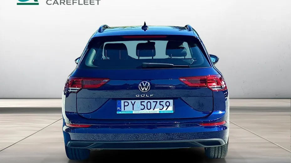VOLKSWAGEN Golf -