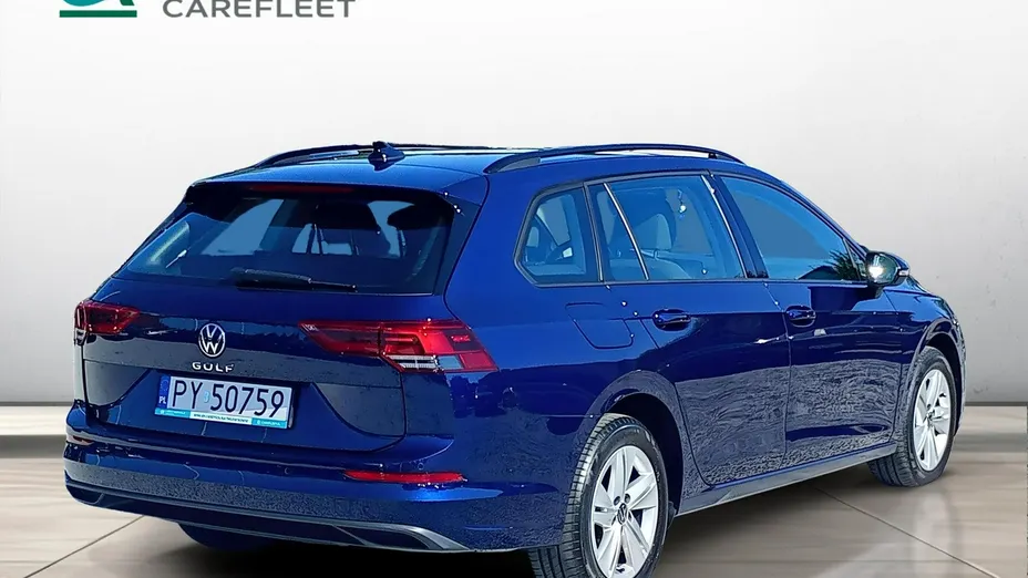 VOLKSWAGEN Golf -