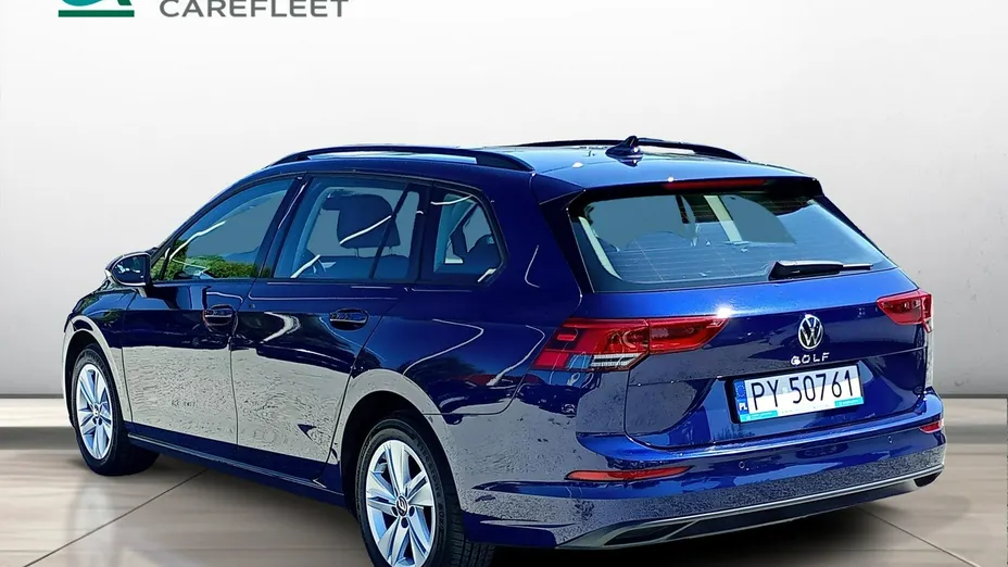 VOLKSWAGEN Golf -
