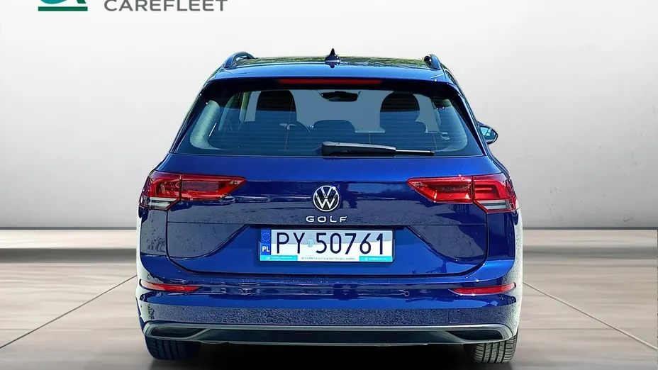 VOLKSWAGEN Golf -