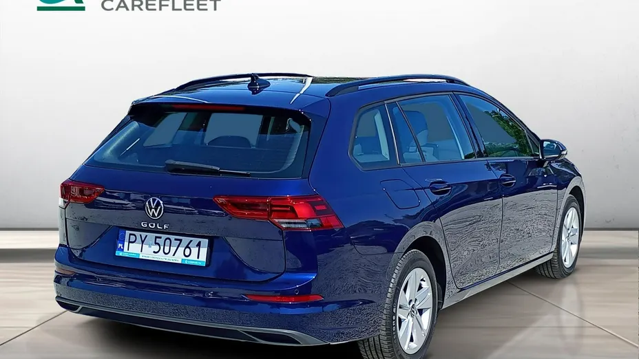 VOLKSWAGEN Golf -