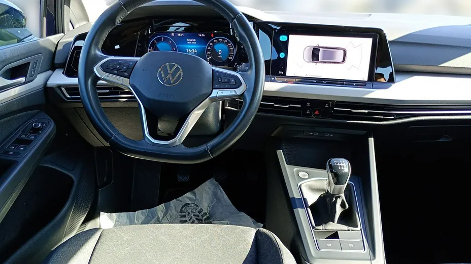 VOLKSWAGEN Golf -