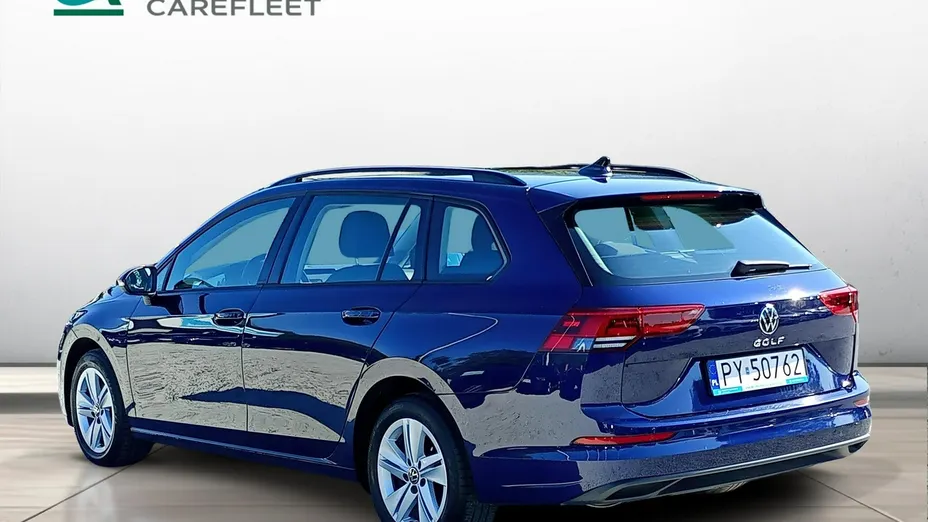 VOLKSWAGEN Golf -