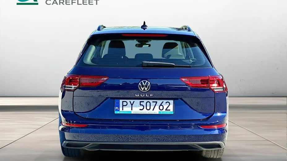 VOLKSWAGEN Golf -