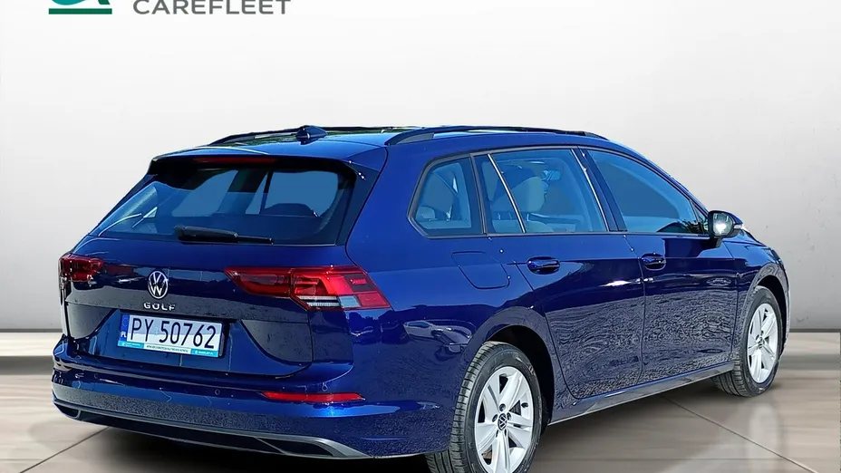 VOLKSWAGEN Golf -
