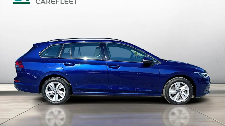 VOLKSWAGEN Golf -