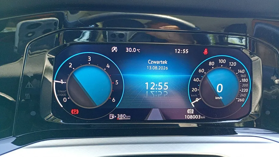 VOLKSWAGEN Golf -