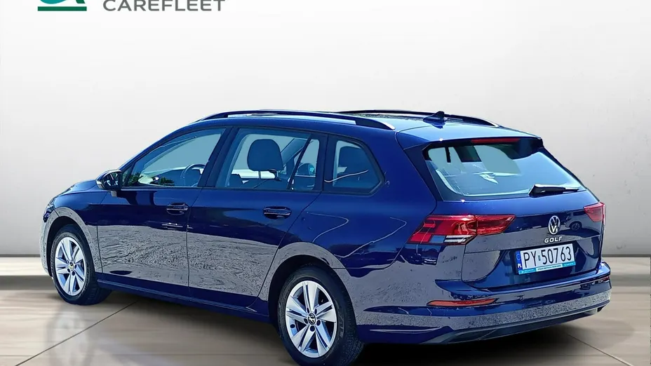 VOLKSWAGEN Golf -