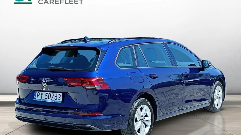 VOLKSWAGEN Golf -