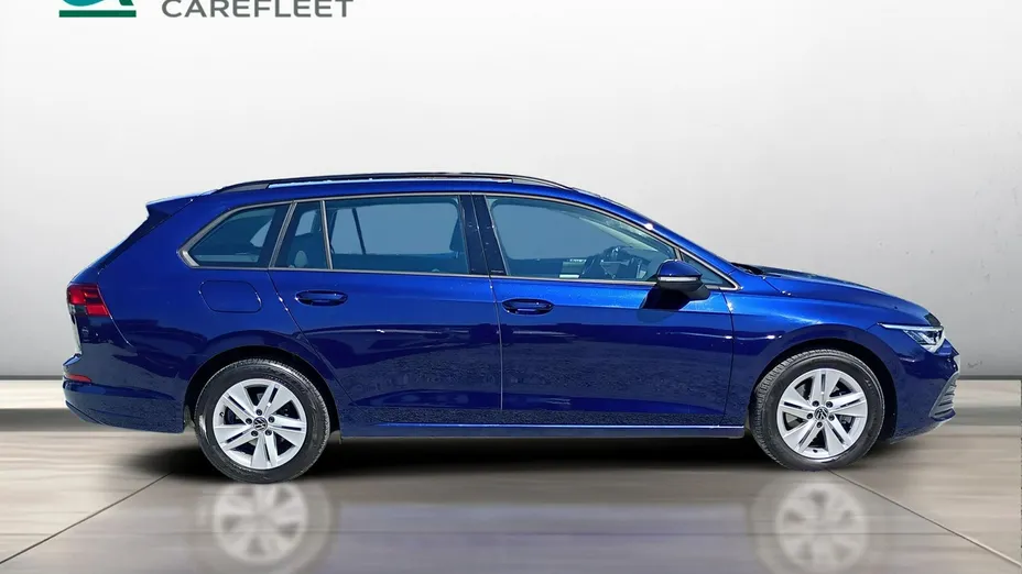 VOLKSWAGEN Golf -