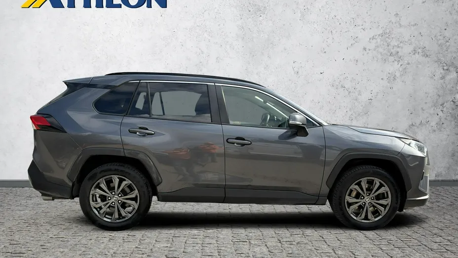 TOYOTA RAV4 -