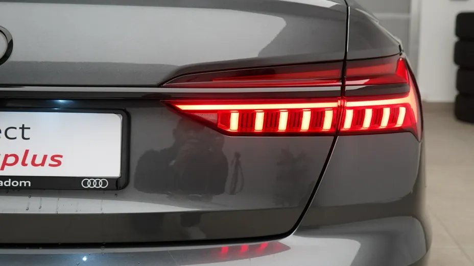 AUDI A6 -
