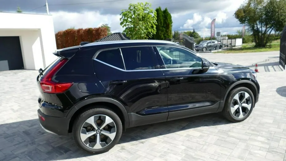 VOLVO XC40 -