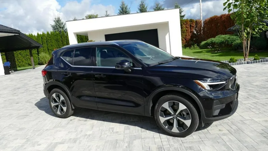 VOLVO XC40 -