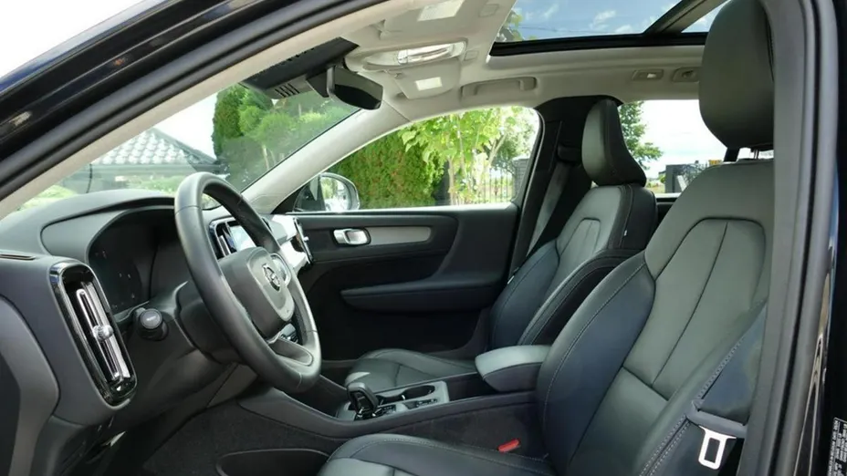 VOLVO XC40 -