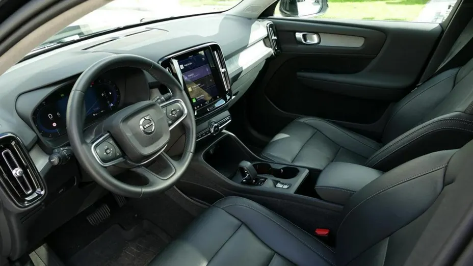 VOLVO XC40 -