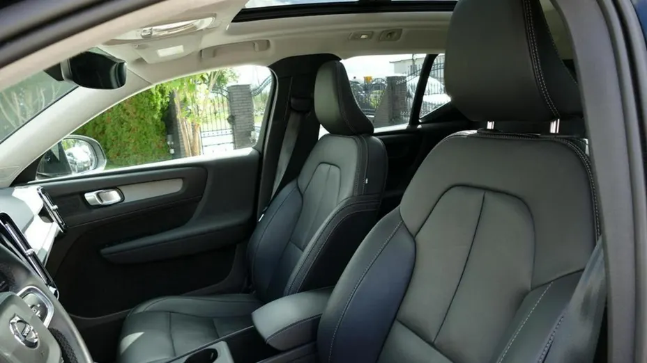VOLVO XC40 -