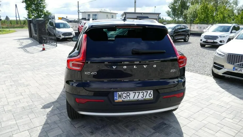 VOLVO XC40 -