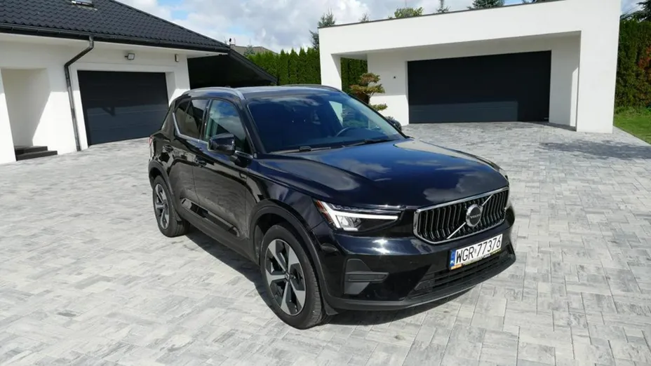 VOLVO XC40 -