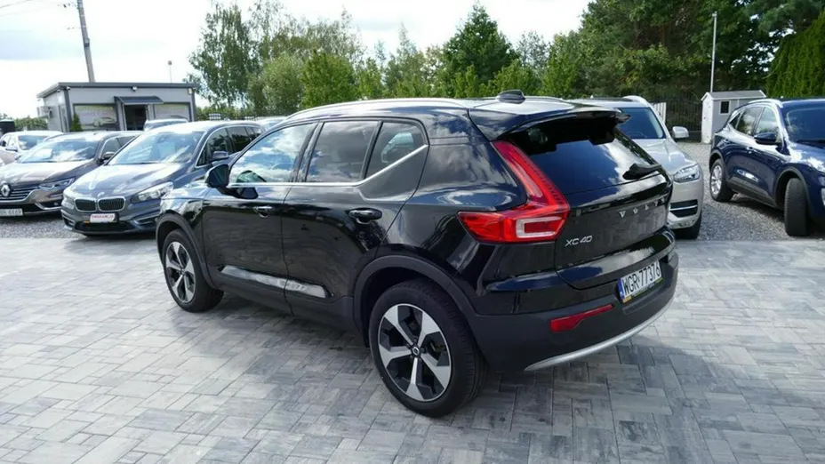 VOLVO XC40 -