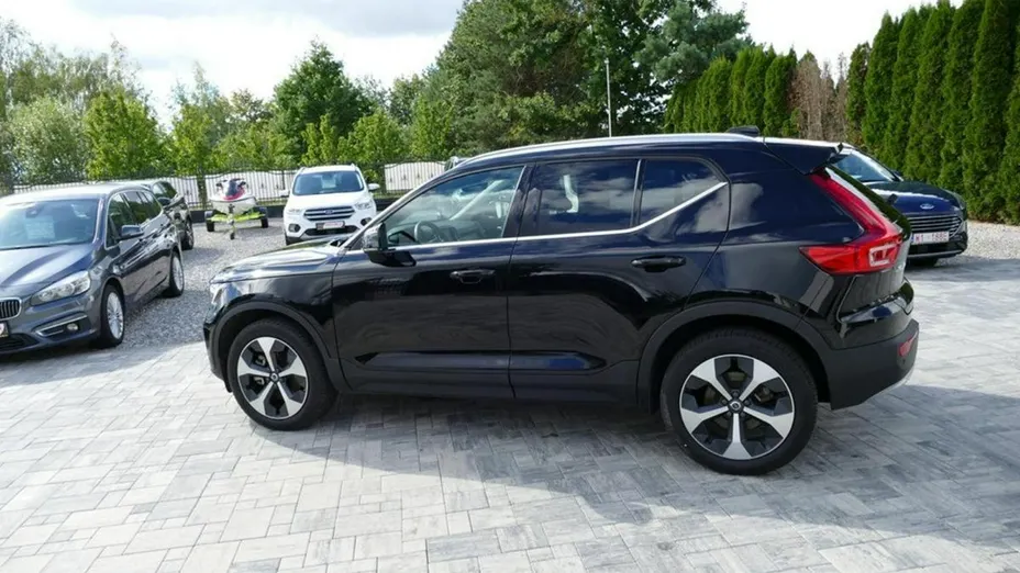 VOLVO XC40 -