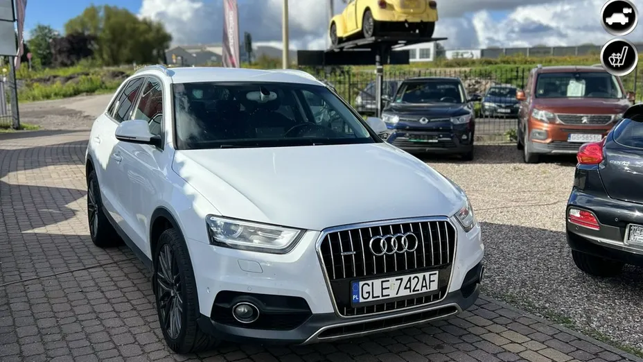 AUDI Q3 -