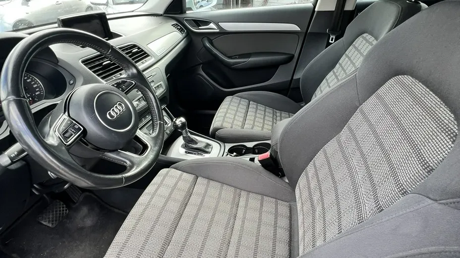 AUDI Q3 -