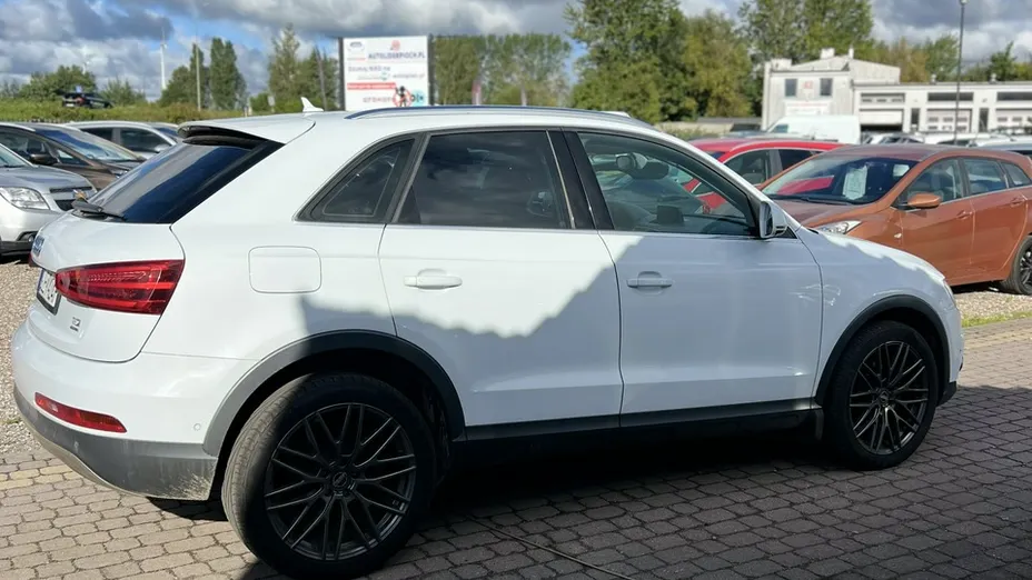 AUDI Q3 -