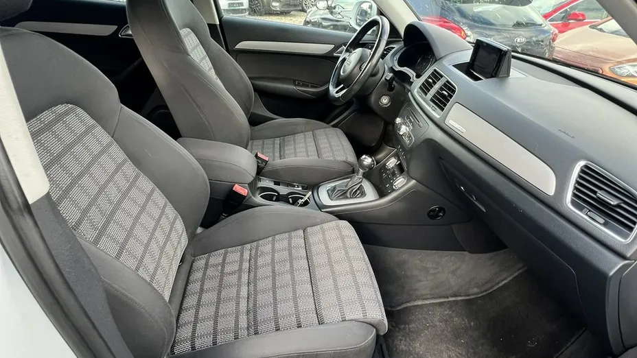 AUDI Q3 -