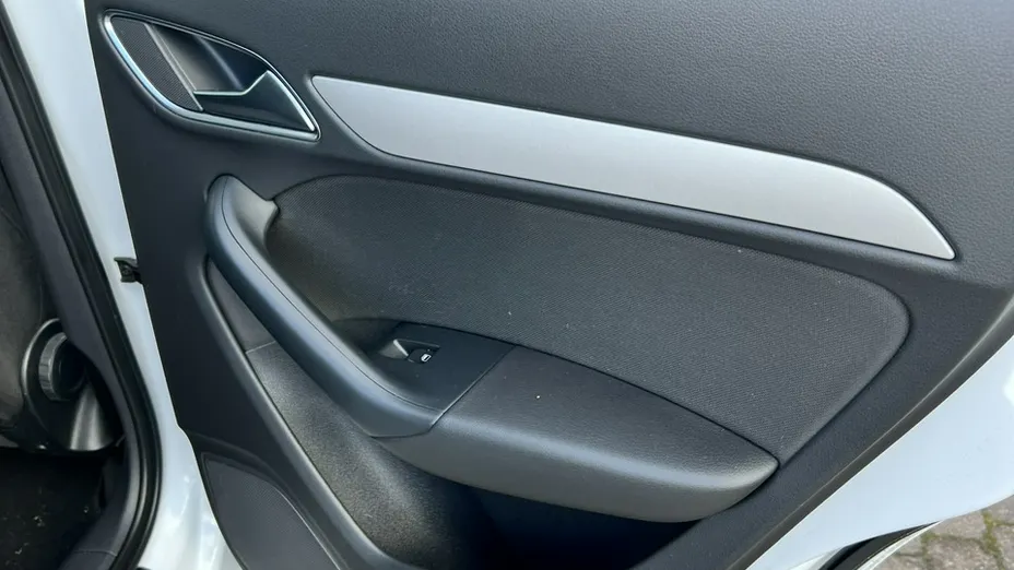 AUDI Q3 -