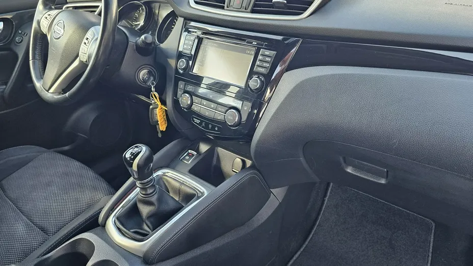 NISSAN Qashqai -