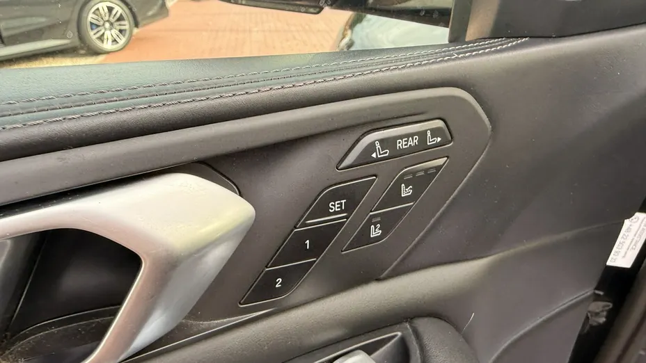 BMW X7 -