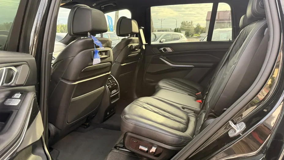 BMW X7 -