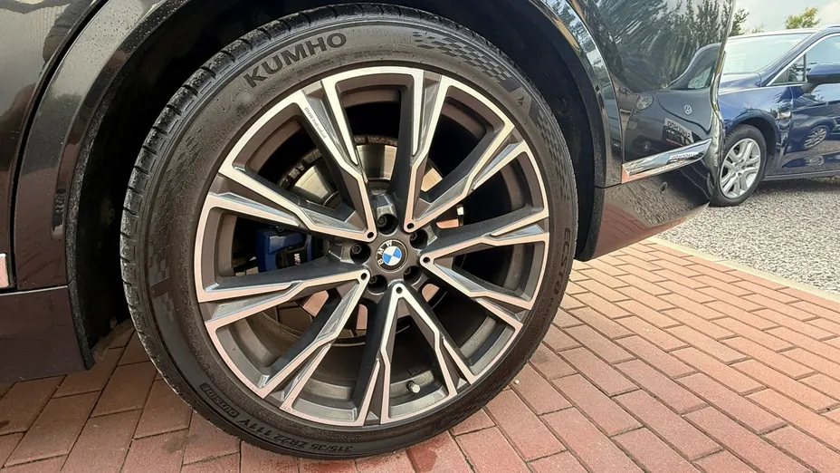 BMW X7 -