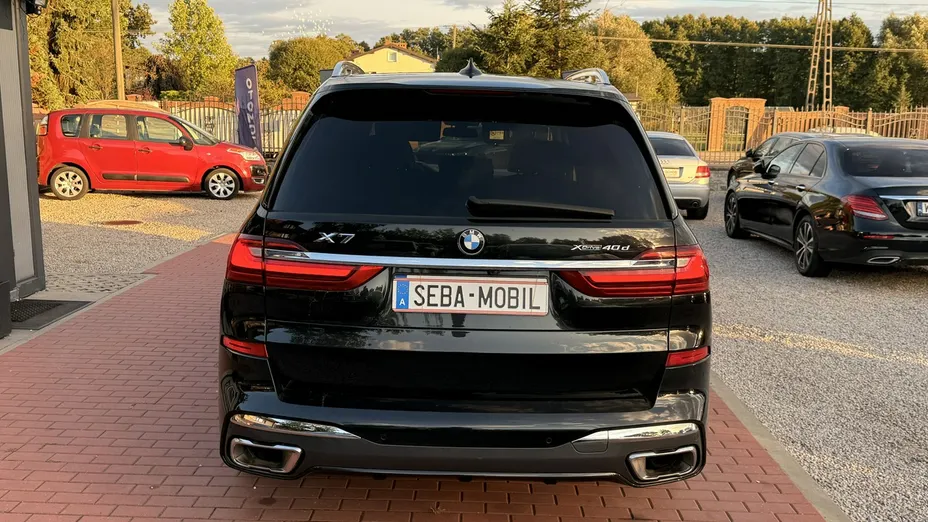 BMW X7 -