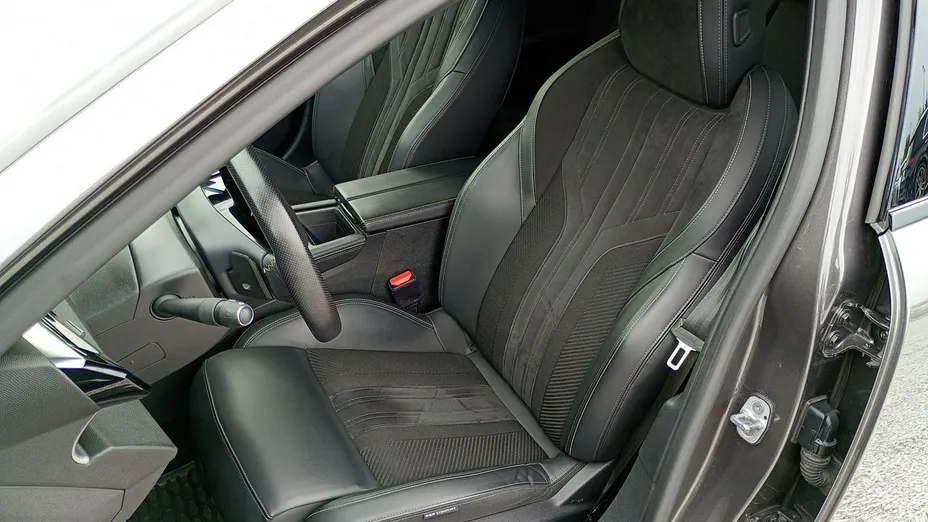 PEUGEOT 308 -