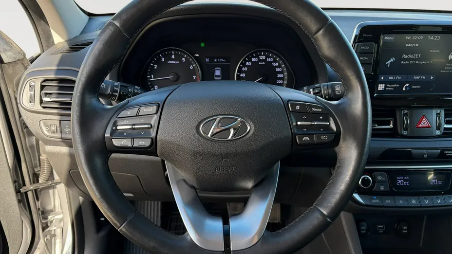 HYUNDAI i30 -