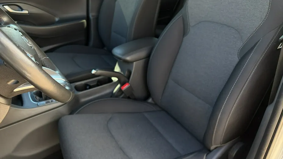HYUNDAI i30 -